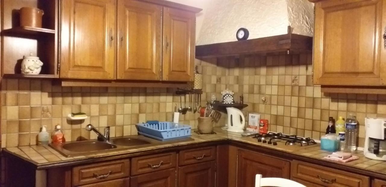 Maison Pour Nombreuses Personnes Pousseaux エクステリア 写真