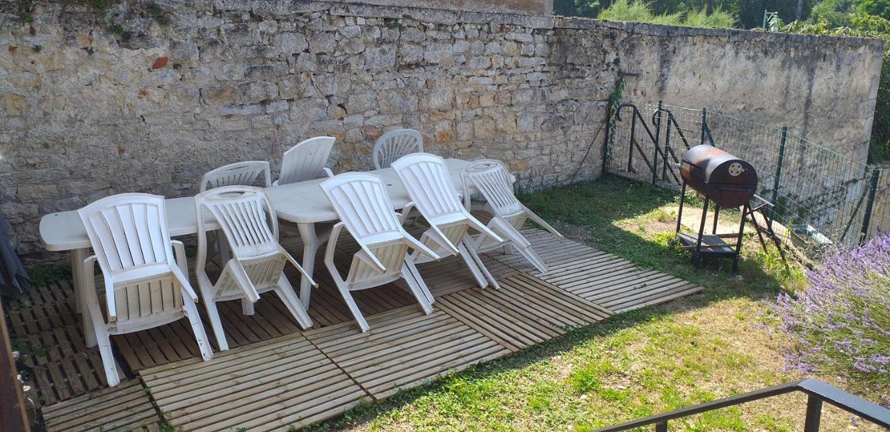 Maison Pour Nombreuses Personnes Pousseaux エクステリア 写真